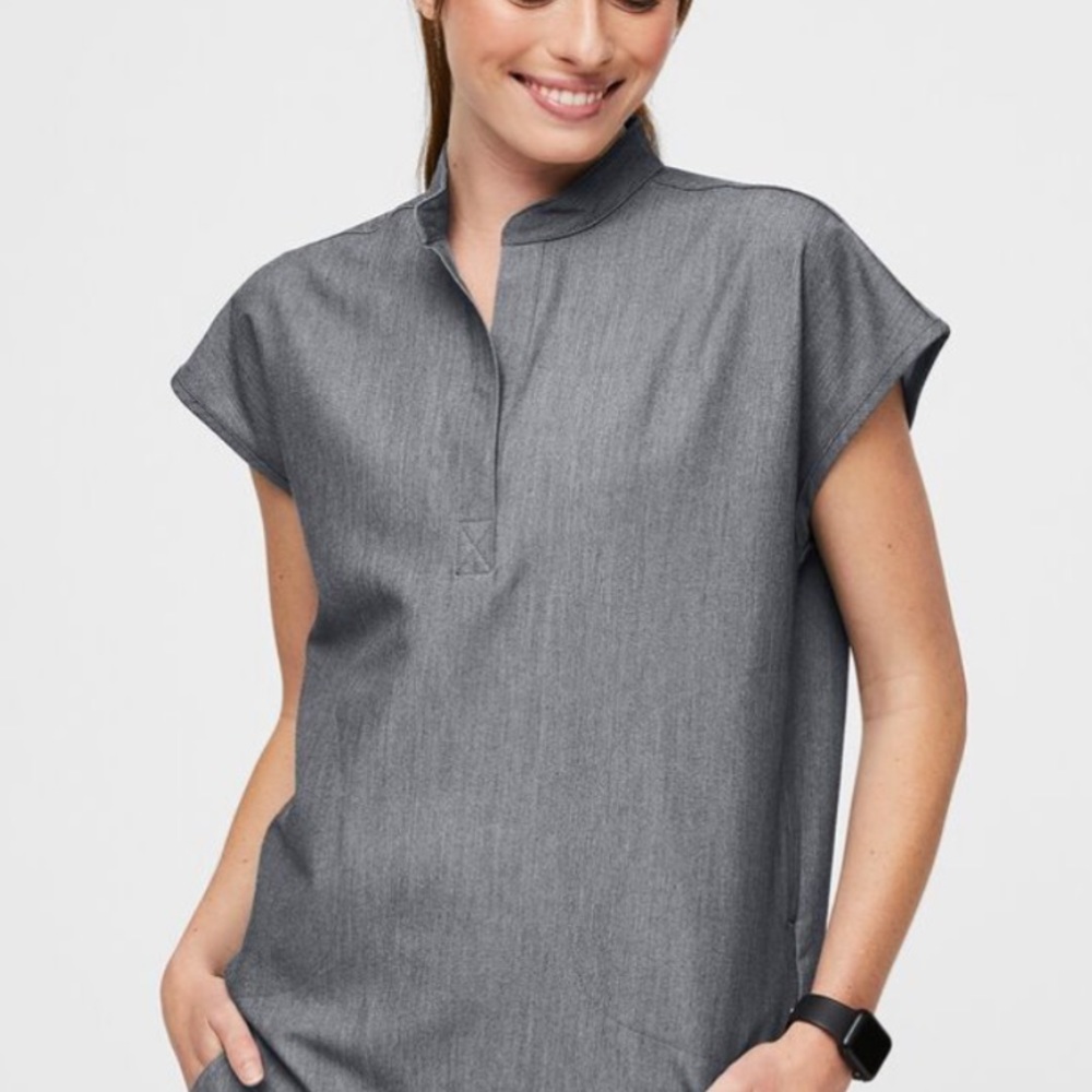 Rafaela™ Oversized Scrub Top size small
